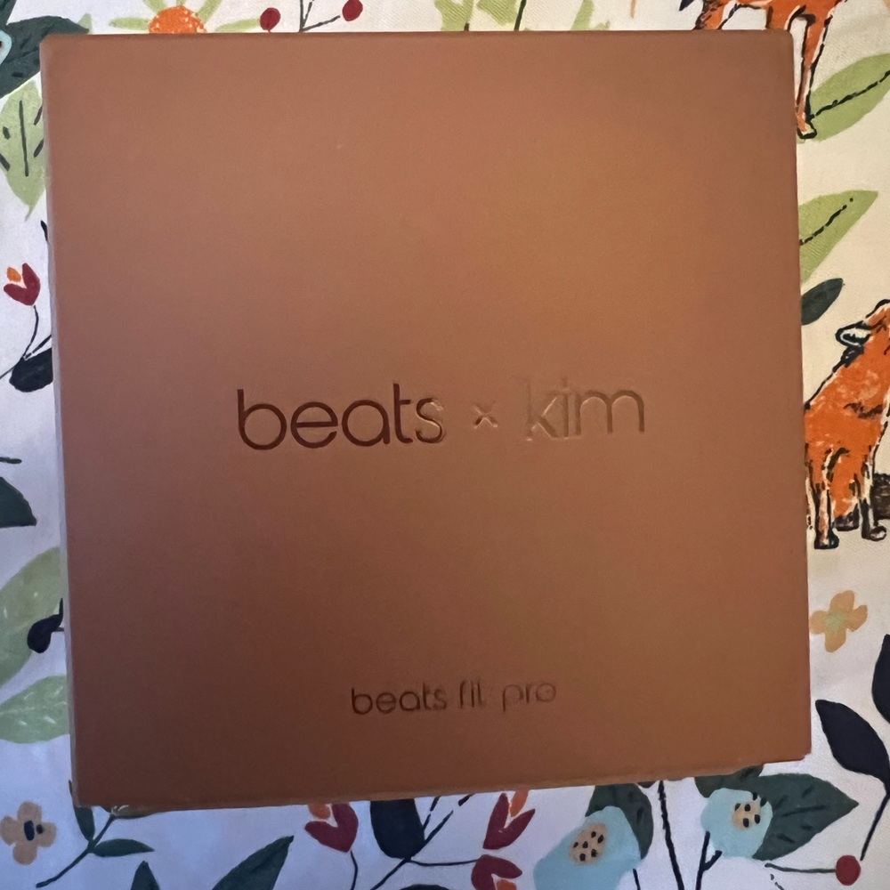 Beats by Dre Fit Pro Earbuds - Elegant Brown